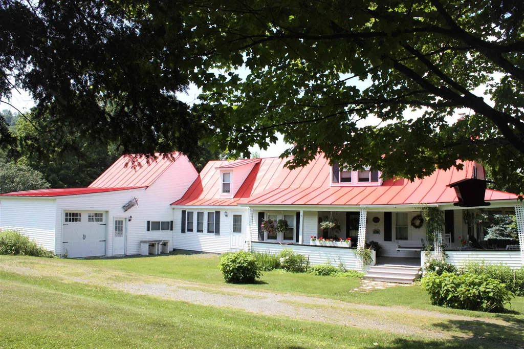 72 Adam Road Barnard VT 05031