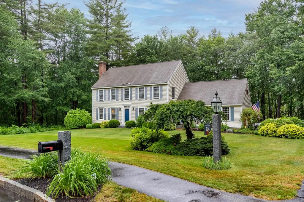 27 Oakmont Drive Concord NH 03301
