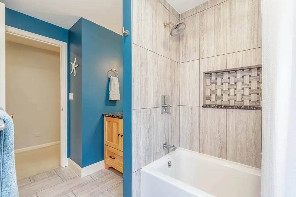 27 Oakmont Drive Concord NH 03301
