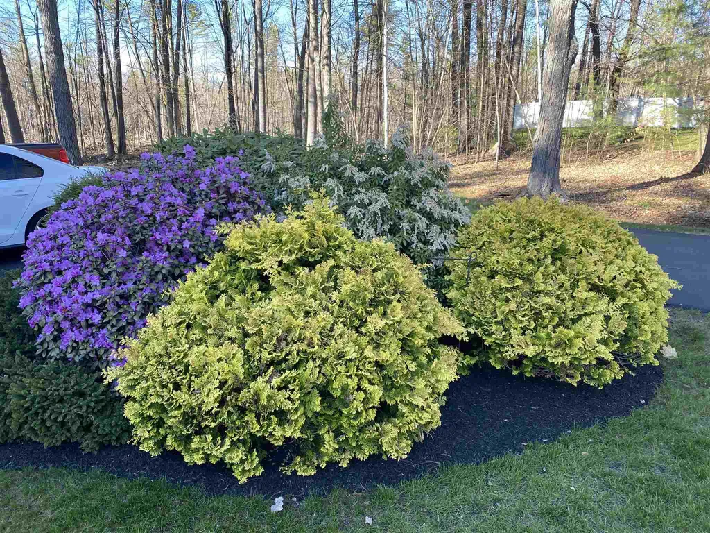 27 Oakmont Drive Concord NH 03301