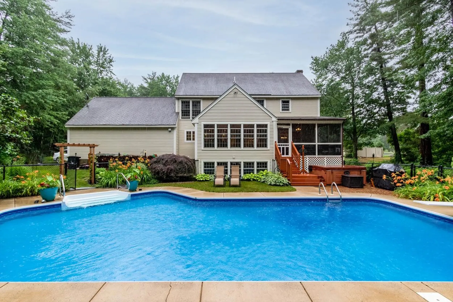 27 Oakmont Drive Concord NH 03301