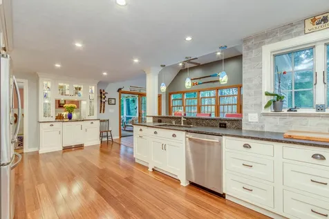 27 Oakmont Drive Concord NH 03301