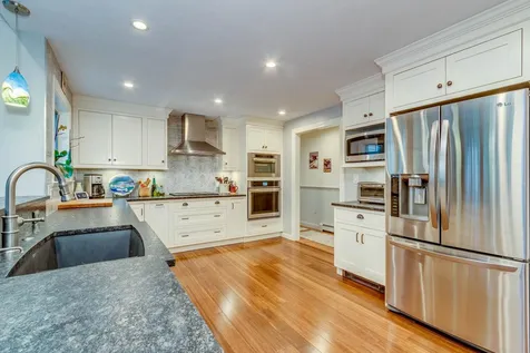 27 Oakmont Drive Concord NH 03301