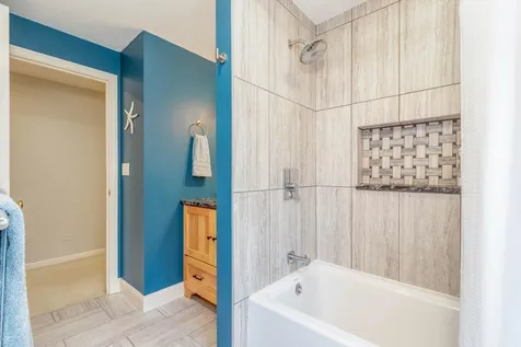27 Oakmont Drive Concord NH 03301