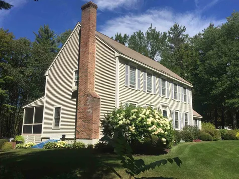 27 Oakmont Drive Concord NH 03301
