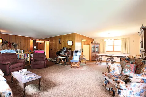 154 Farmer Drive St. Johnsbury VT 05819