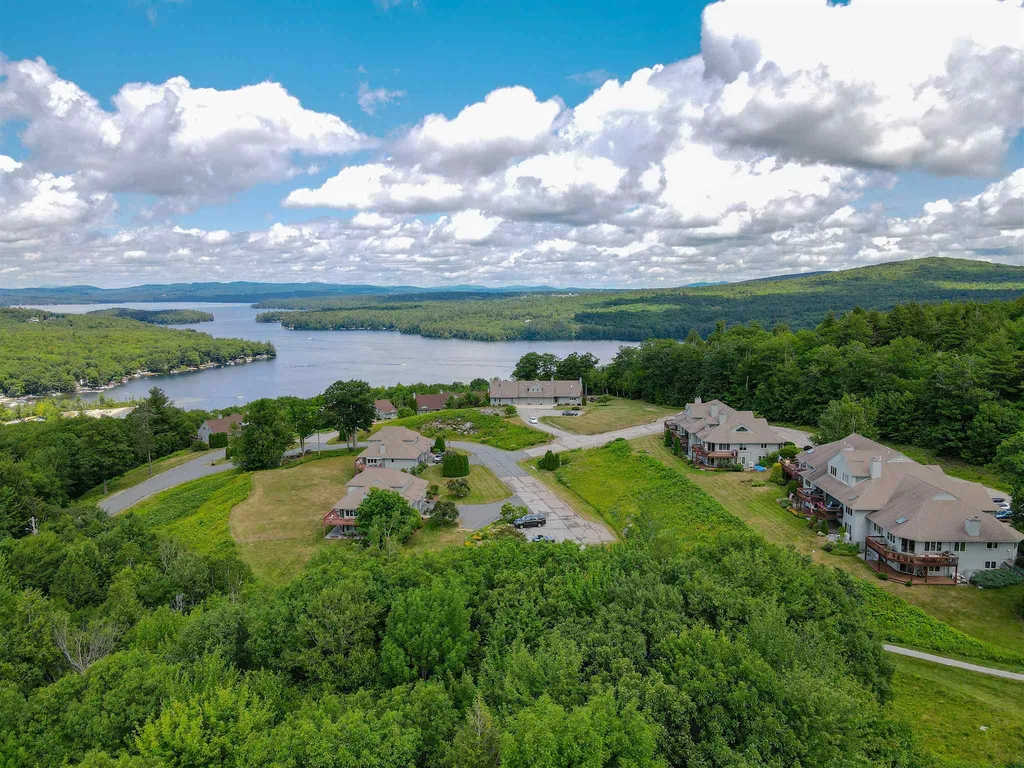28 N Peak Village Road Newbury NH 03255