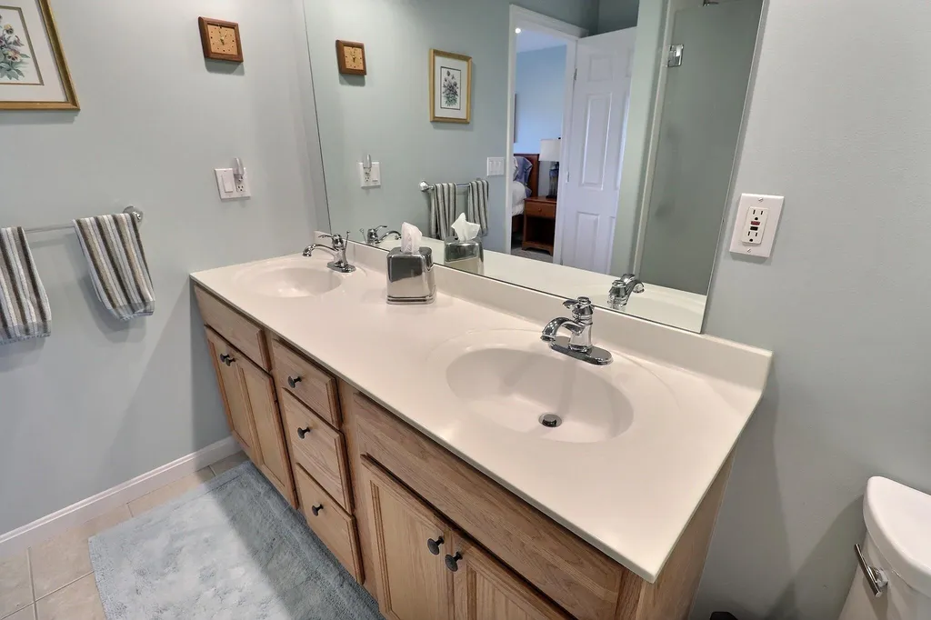 28 N Peak Village Road Newbury NH 03255