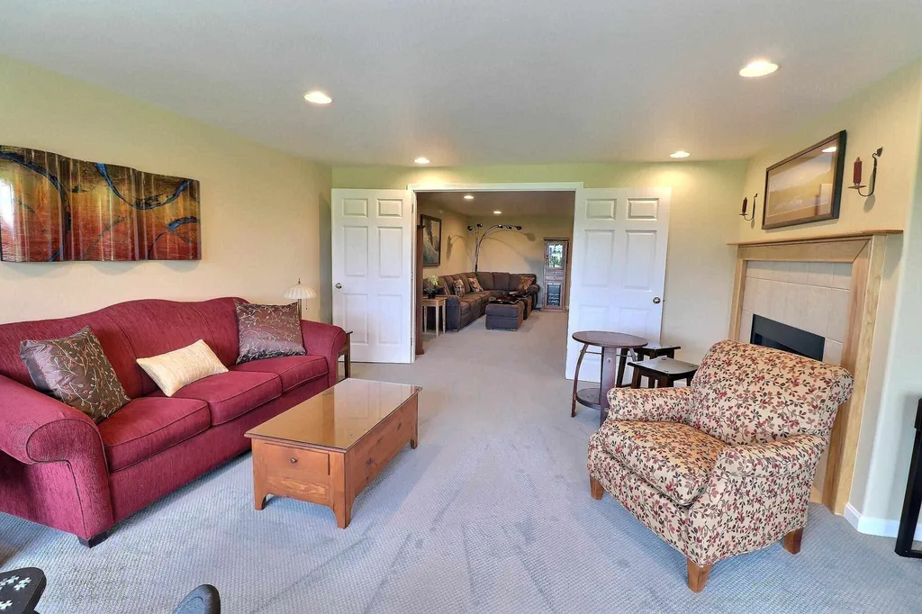 28 N Peak Village Road Newbury NH 03255