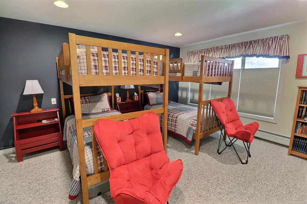 28 N Peak Village Road Newbury NH 03255
