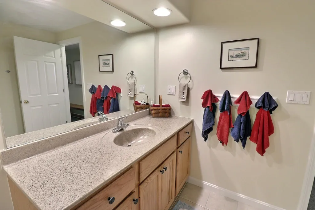 28 N Peak Village Road Newbury NH 03255