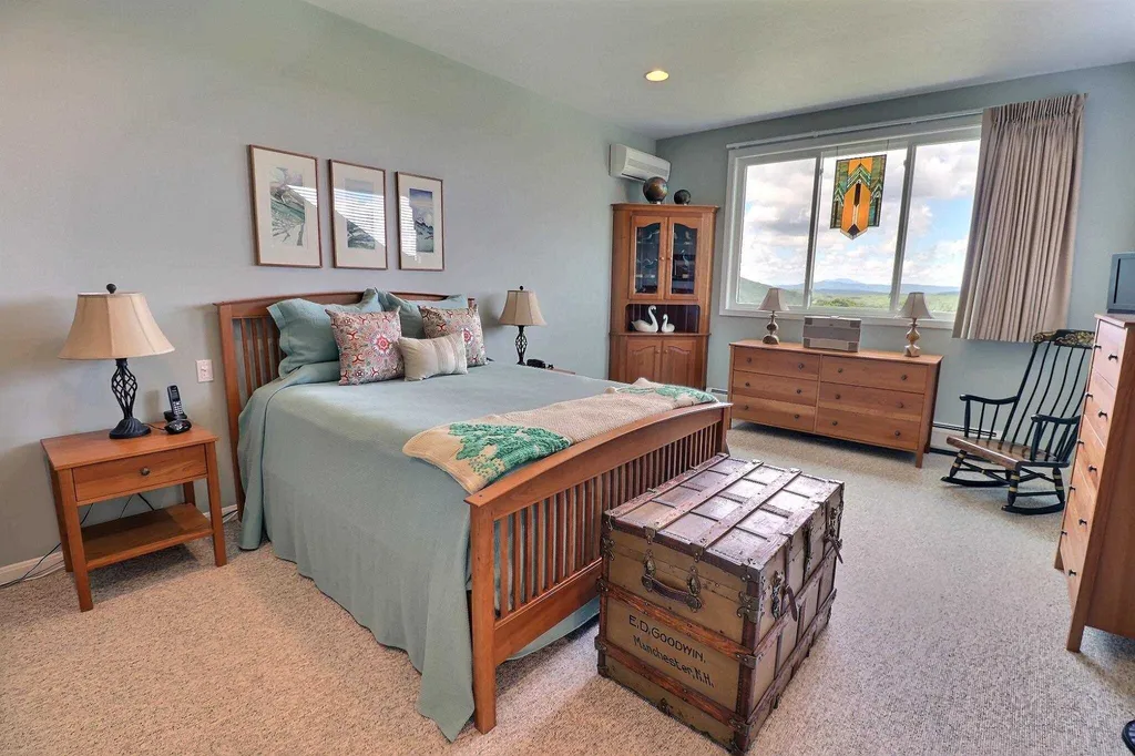 28 N Peak Village Road Newbury NH 03255