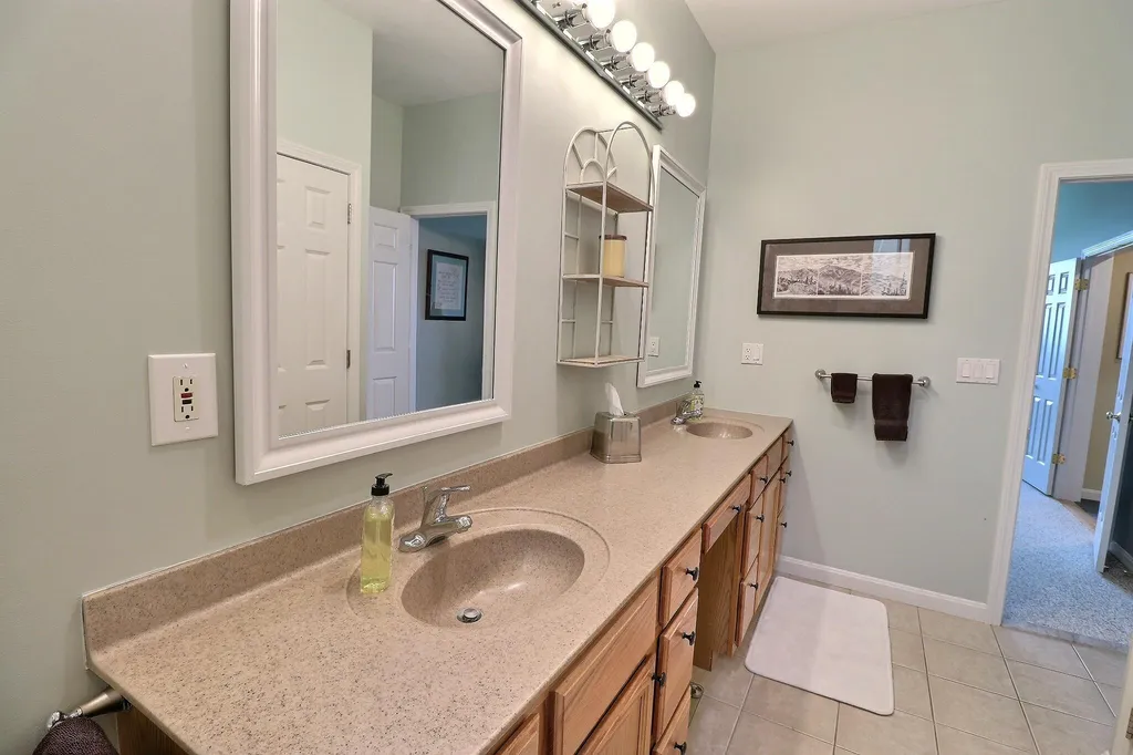 28 N Peak Village Road Newbury NH 03255