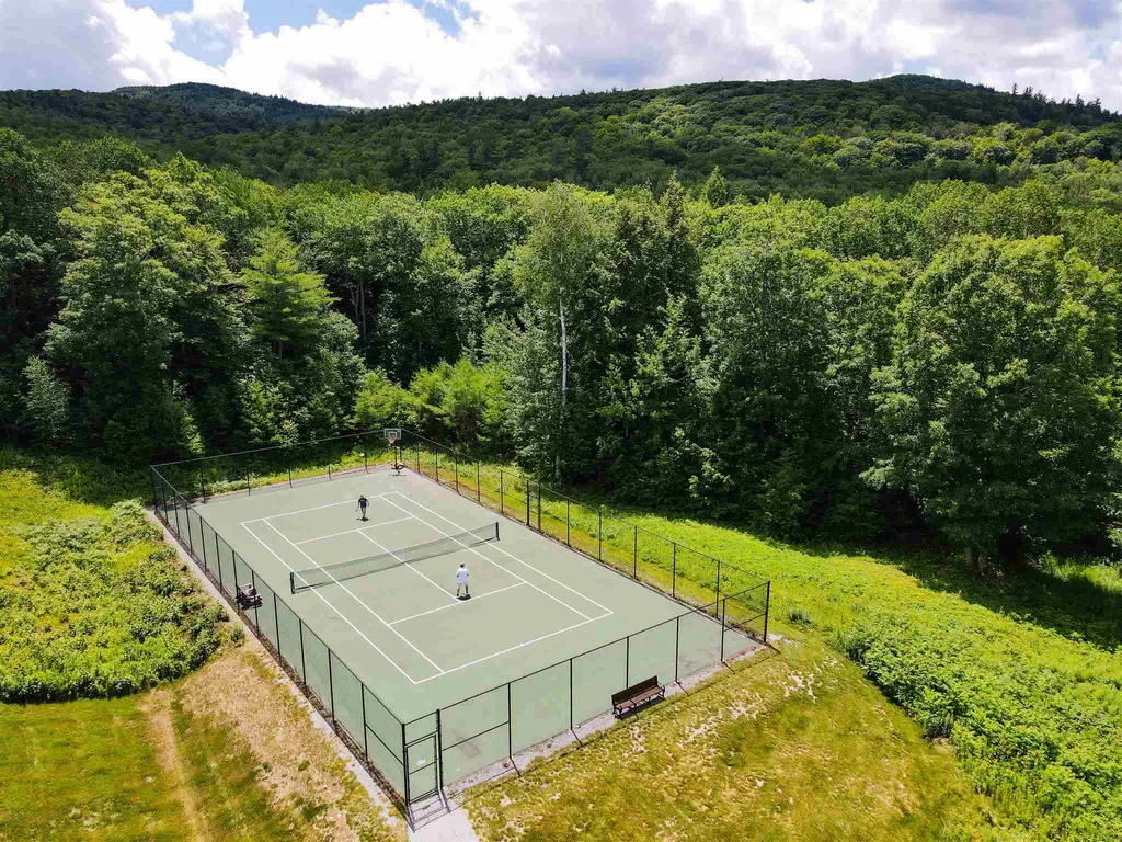 28 N Peak Village Road Newbury NH 03255