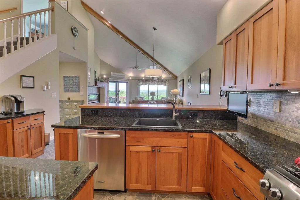 28 N Peak Village Road Newbury NH 03255