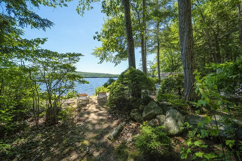 18 Pike Island Road Meredith NH 03253
