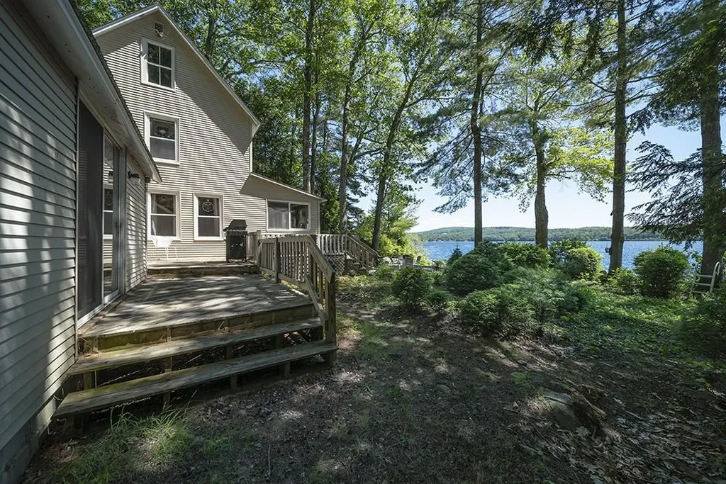 18 Pike Island Road Meredith NH 03253