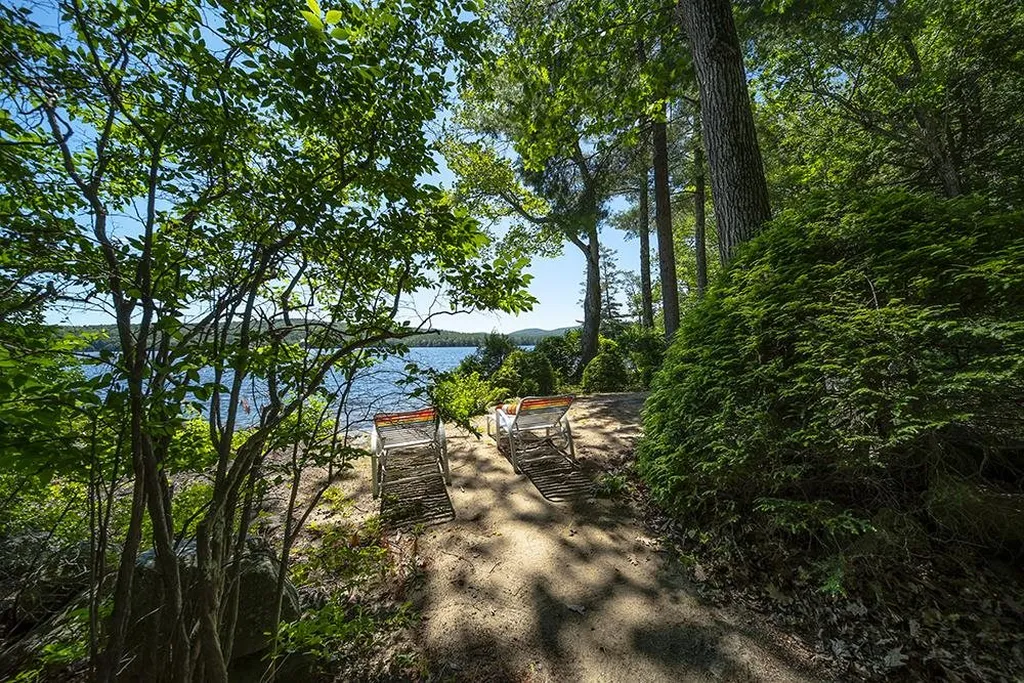 18 Pike Island Road Meredith NH 03253