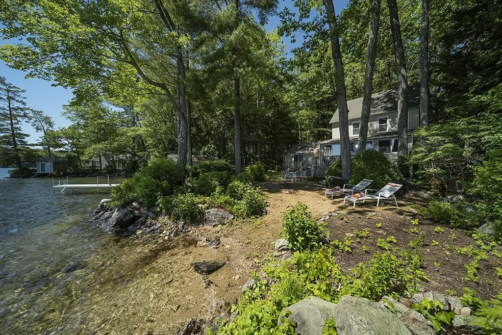 18 Pike Island Road Meredith NH 03253
