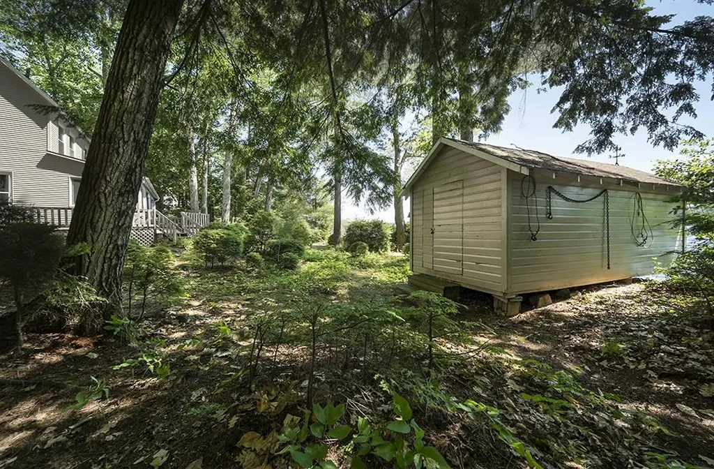 18 Pike Island Road Meredith NH 03253