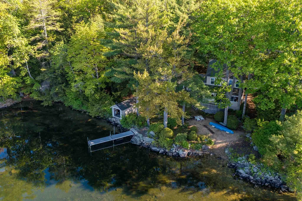 18 Pike Island Road Meredith NH 03253