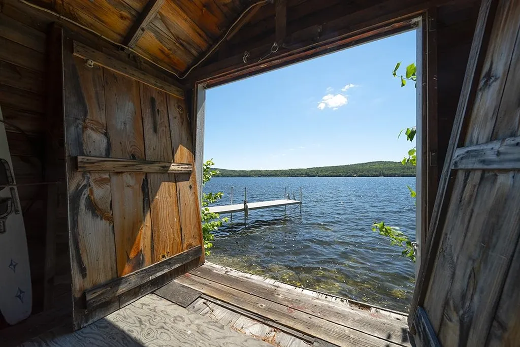 18 Pike Island Road Meredith NH 03253