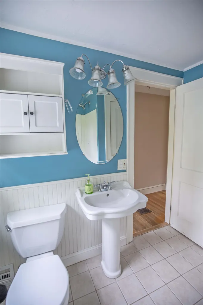 22 Crawford Street Manchester NH 03109