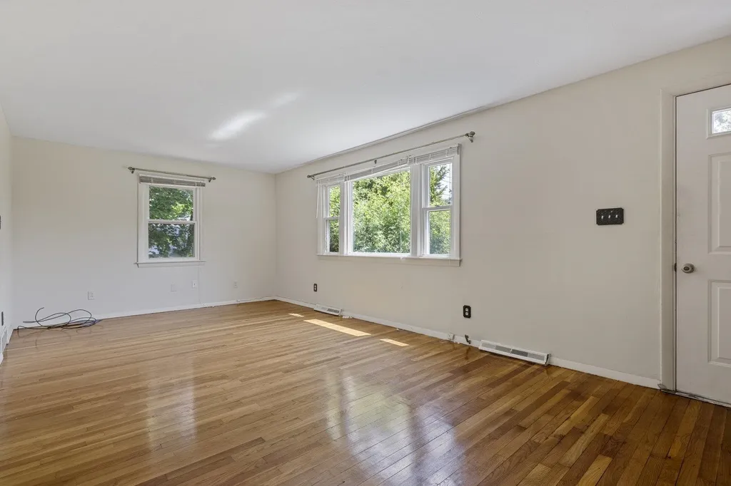26 Suzanne Drive Portsmouth NH 03801