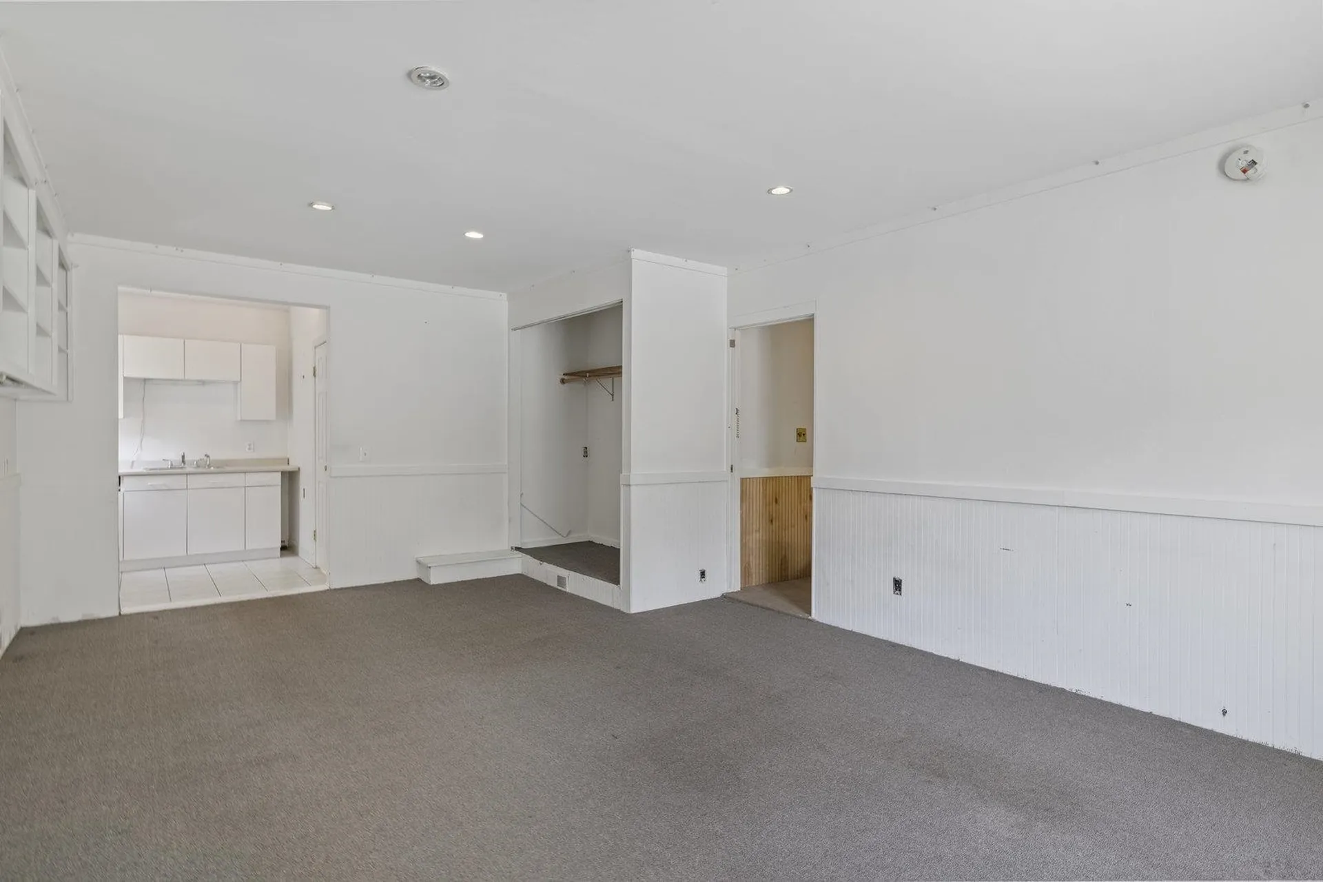 26 Suzanne Drive Portsmouth NH 03801