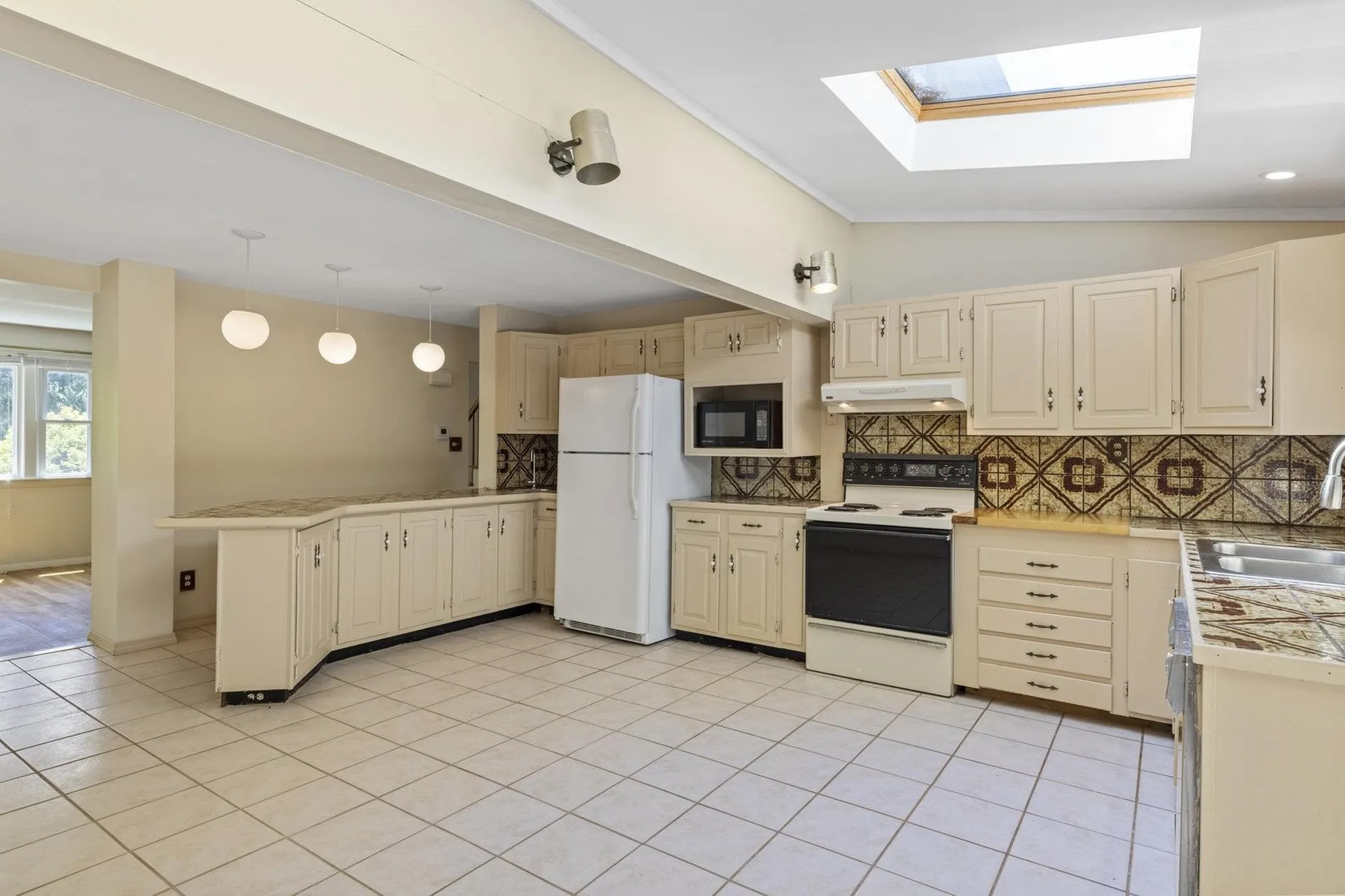 26 Suzanne Drive Portsmouth NH 03801