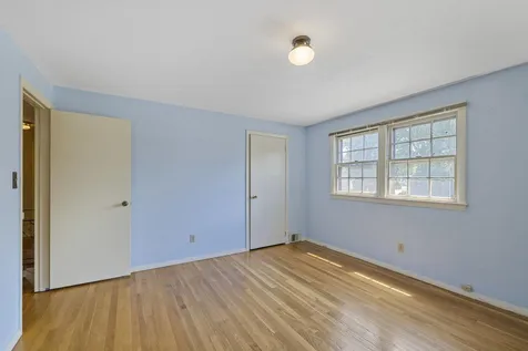 26 Suzanne Drive Portsmouth NH 03801