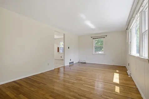 26 Suzanne Drive Portsmouth NH 03801