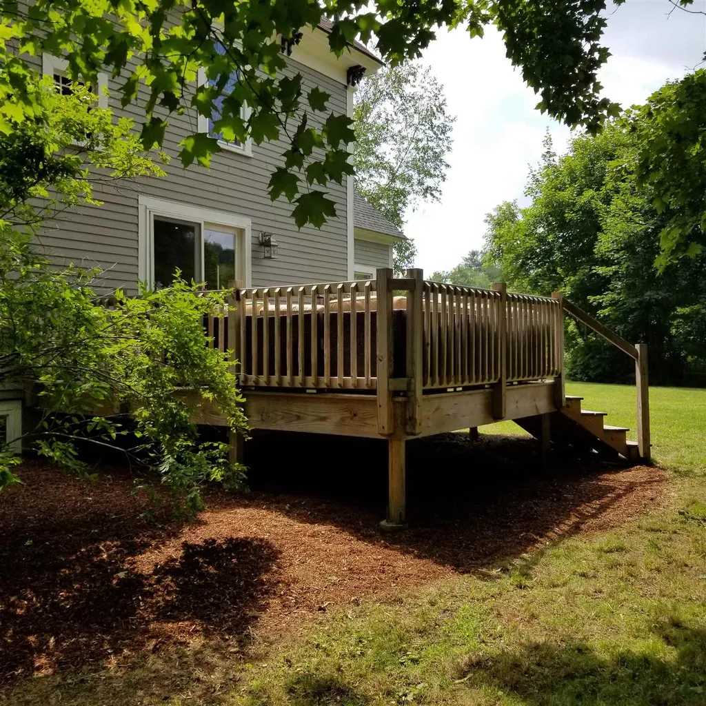 64 Oak Street Newport NH 03773