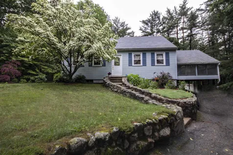 44 Drew Road Derry NH 03038