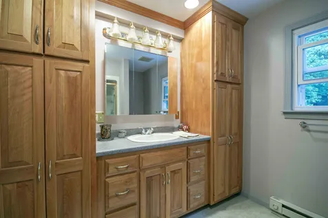 44 Drew Road Derry NH 03038