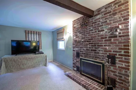 44 Drew Road Derry NH 03038