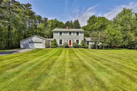 17 Douglas Drive Amherst NH 03031