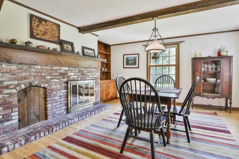 17 Douglas Drive Amherst NH 03031