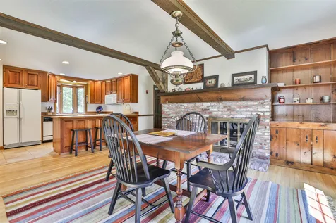 17 Douglas Drive Amherst NH 03031