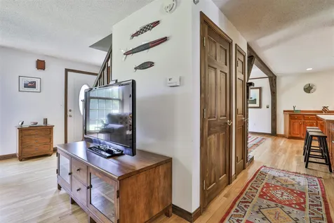 17 Douglas Drive Amherst NH 03031