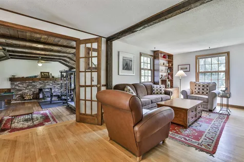 17 Douglas Drive Amherst NH 03031