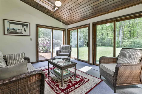 17 Douglas Drive Amherst NH 03031