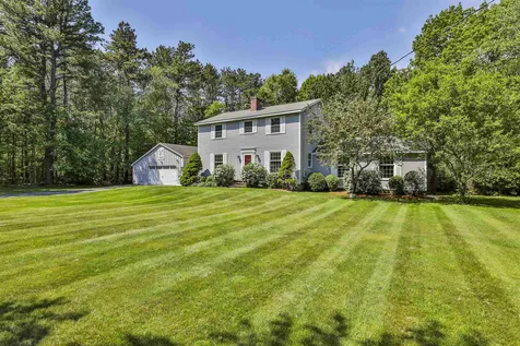 17 Douglas Drive Amherst NH 03031