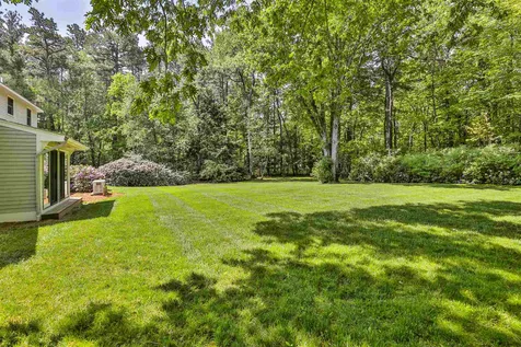 17 Douglas Drive Amherst NH 03031