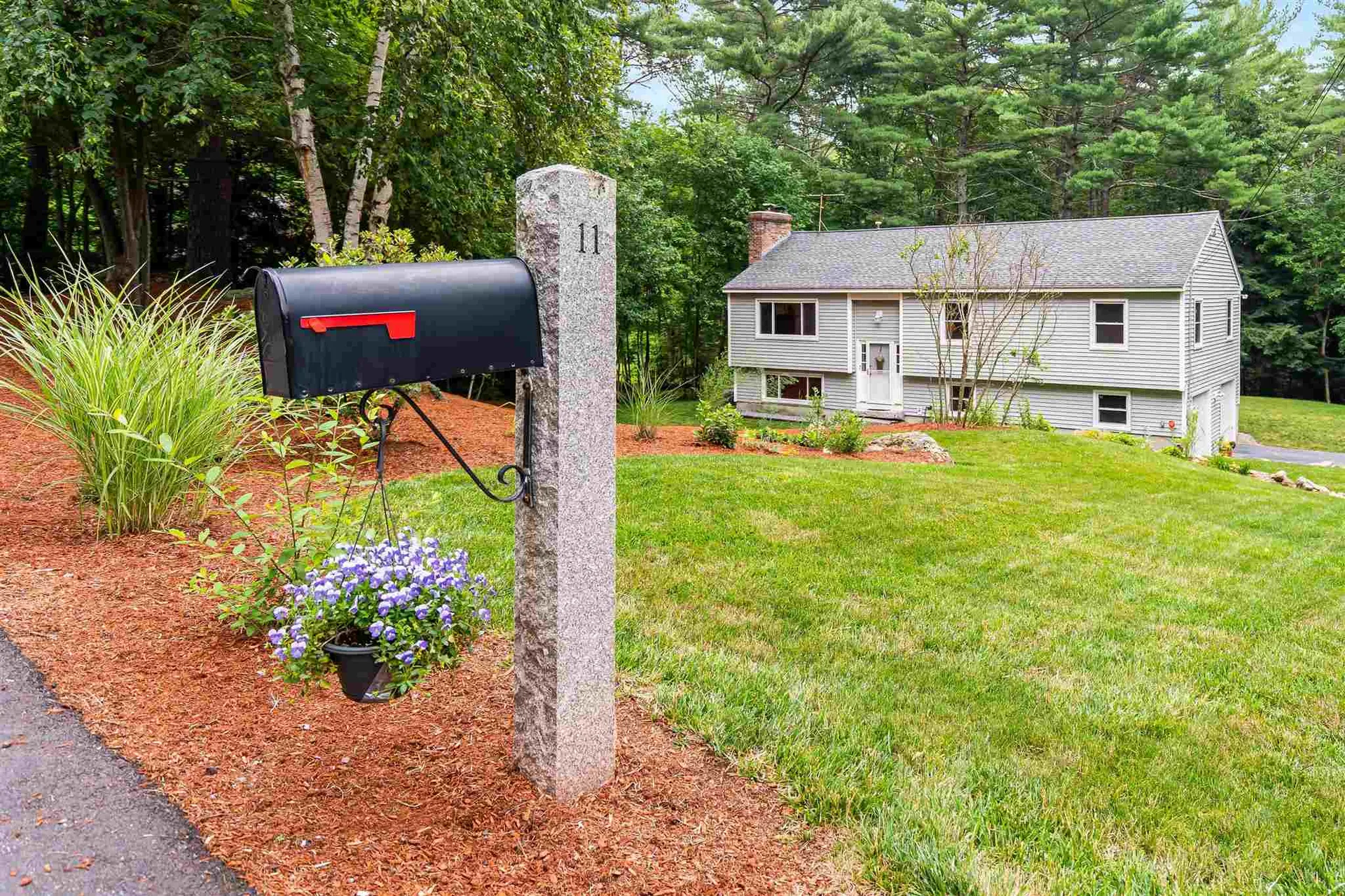 11 Beaver Lane Bedford NH 03110
