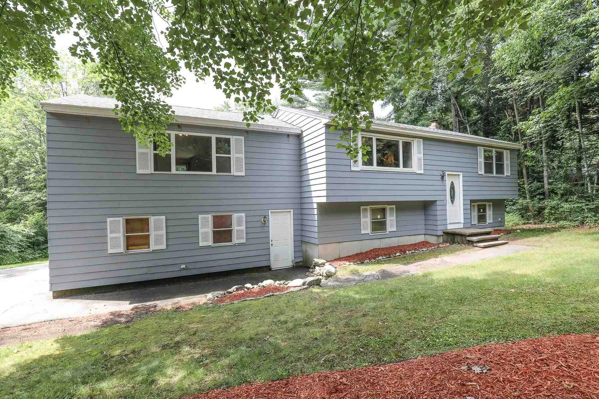 3 Allison Lane Londonderry NH 03053