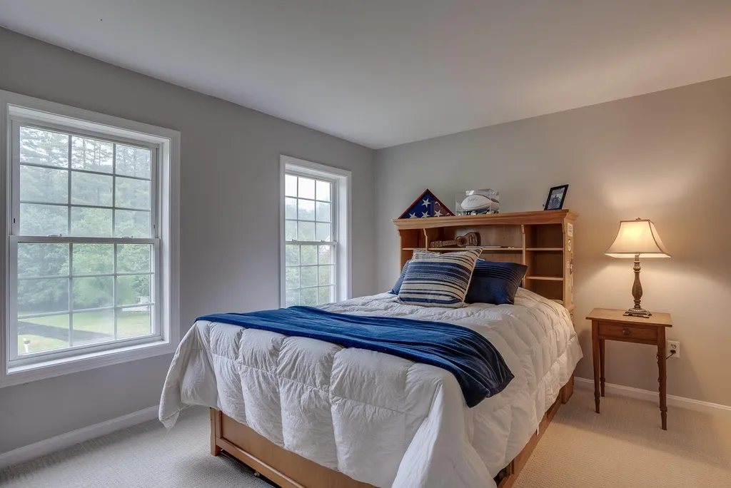 46 Buckingham Drive Londonderry NH 03053