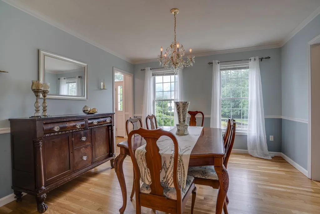46 Buckingham Drive Londonderry NH 03053