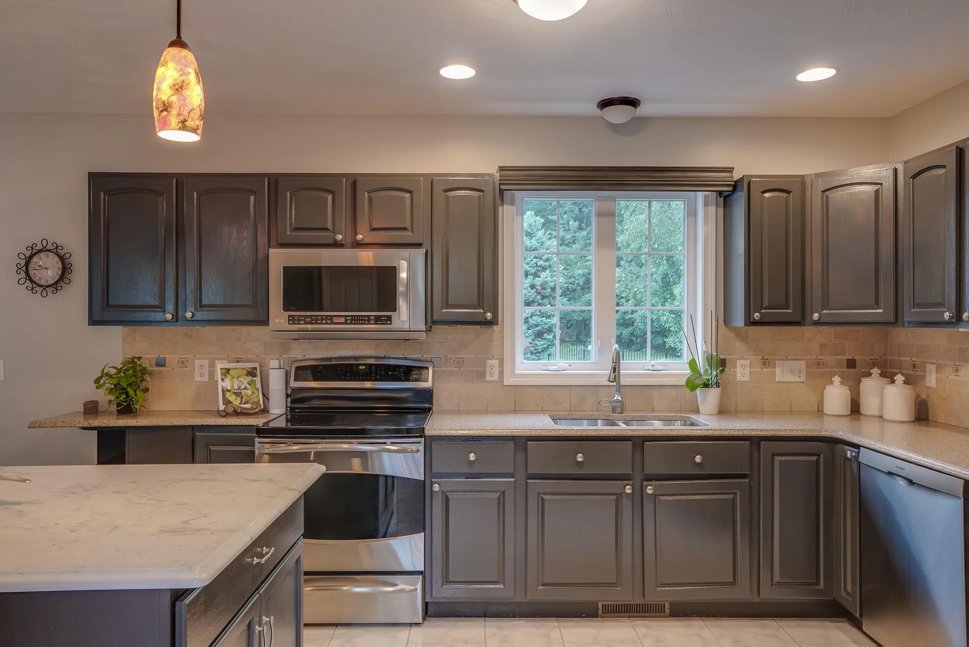 46 Buckingham Drive Londonderry NH 03053