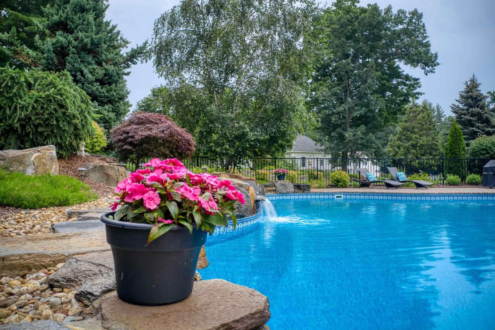 46 Buckingham Drive Londonderry NH 03053